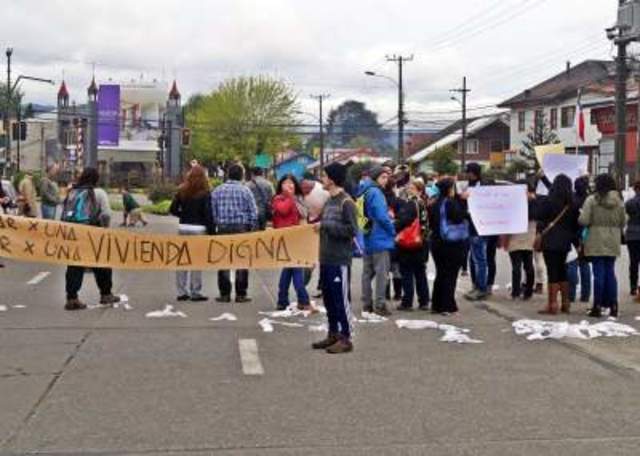 Campamento Fuerzas Unidas justifica protesta y pide a Director del SERVIU no mentir