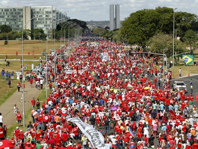 Ato contra o impeachment - Dia da votação no Congresso Nacional