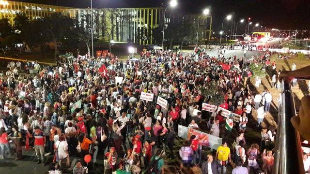 Resistência ao Golpe - Votação no Senado