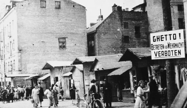 All Jews in Sosnowiec forced to move to a ghetto