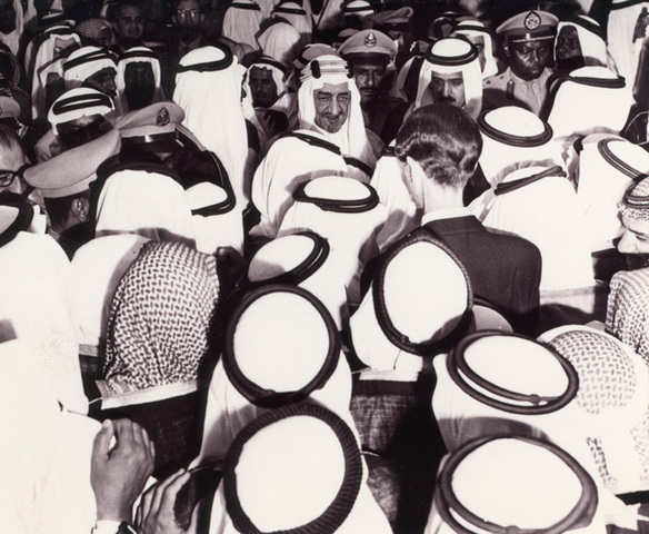 He became Prime Minister while continuing to be in charge of the Ministry of Foreign Affairs.