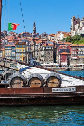 Sending men to explore Africa