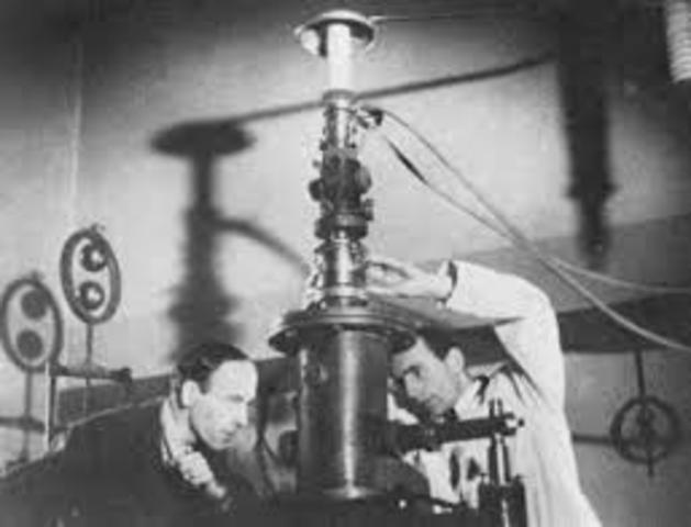Invention of Electron Microscope