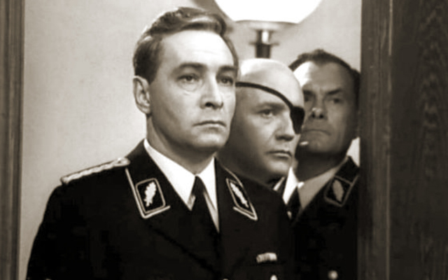 За что Тихонова чуть не арестовали