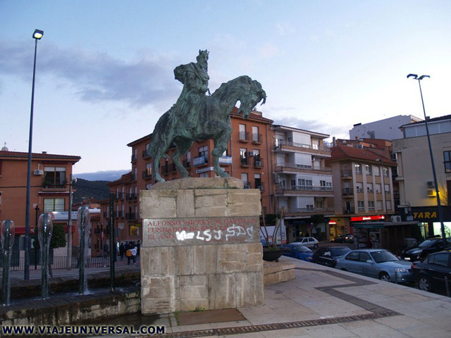 Estatua de Alfonso VII