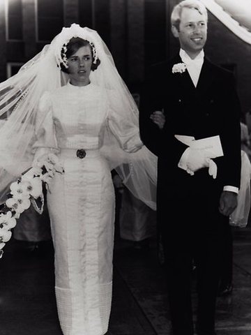 Lindy Asks Michael for a Divorce