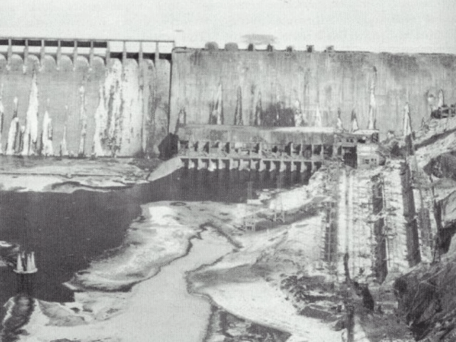 Primera central hidroelèctrica.