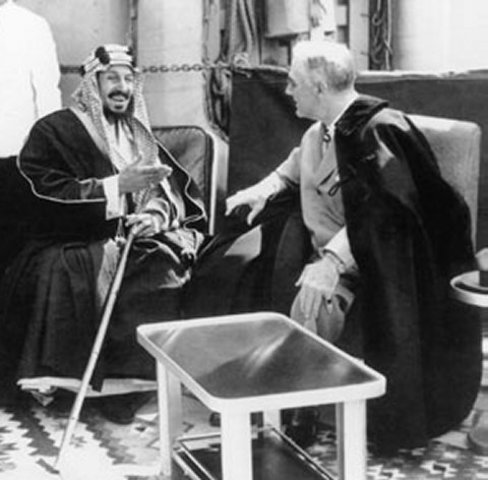 Announced Ibn Saud the King of Hejaz.