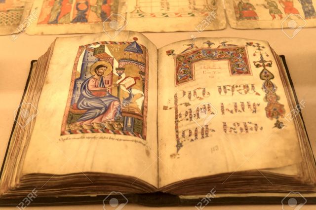 Inizia la stesura della Bibbia