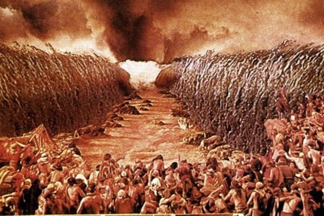 Mosè conduce gli Ebrei fuori dall'Egitto