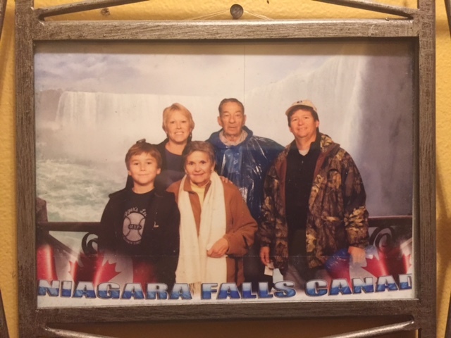 Cuando fui a Niagra Falls con mi famillia
