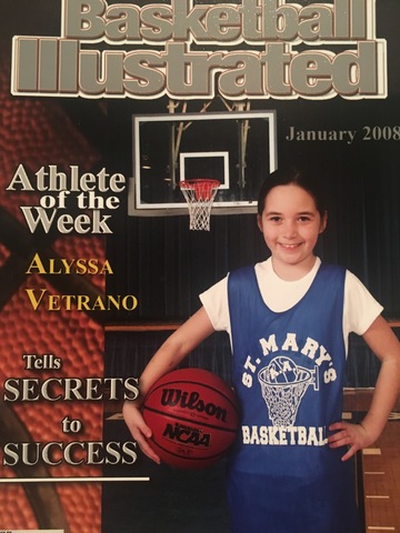 Cuando yo era una niña, jugaba al baloncesto en la iglesia de santa María.