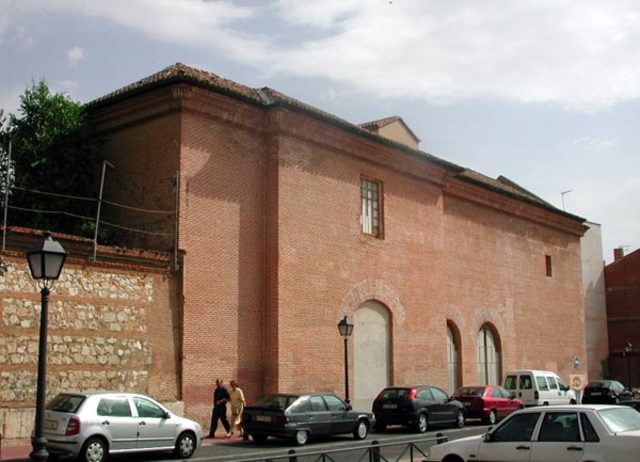 Se establece como rector del Colegio de los Carmelitas Descalzos