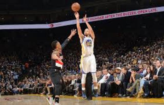 Warriors defeat the Trail Blazers