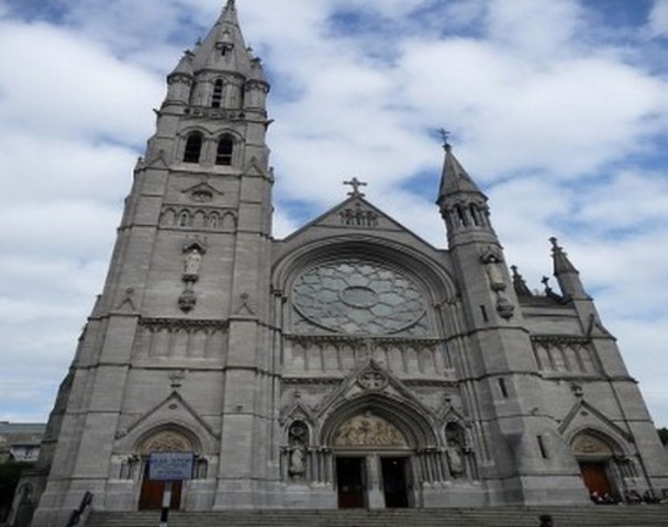 Nacionalización de las propiedades de la Iglesia, la Corona y los nobles emigrados