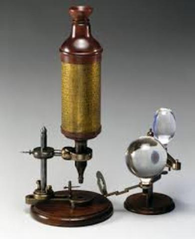 Robert Hooke Discovered Cells!