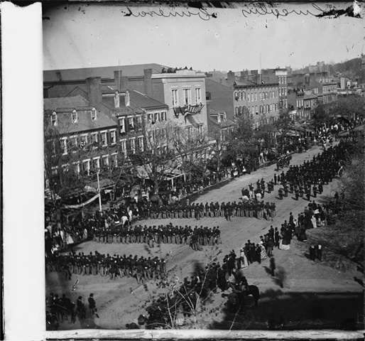 Lincoln's funeral train arrives
