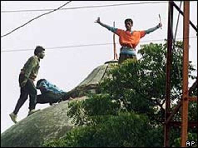 Hindu militants tears down a mosque