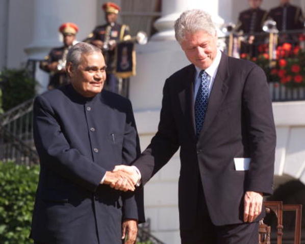 President Bill Clinton visits India to negotiate peace