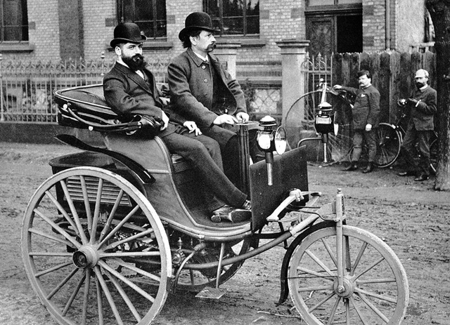 Carl Benz made the first commercial production of a moter vehical
