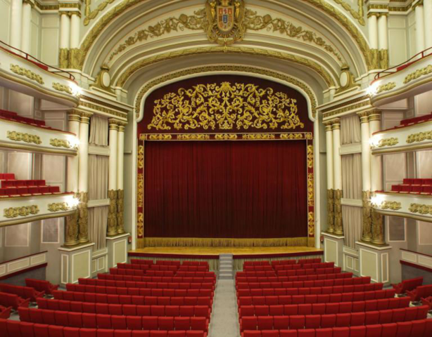 Reapertura de los teatros.