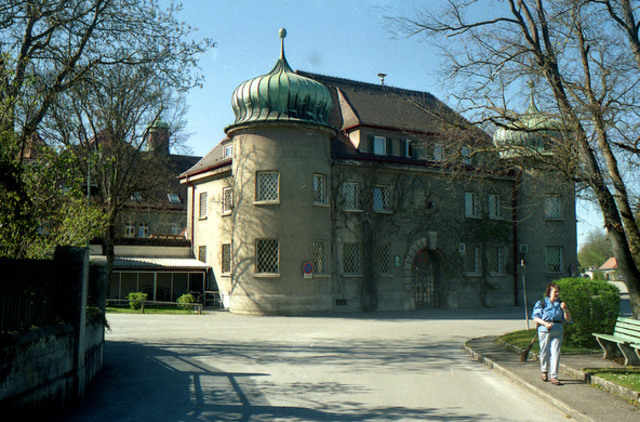 Hitler sent to landsberg jail