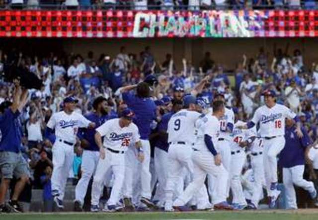 Los Chicago Cubs ganan el banderín de la Liga Nacional de la MLB, después de 71 años.