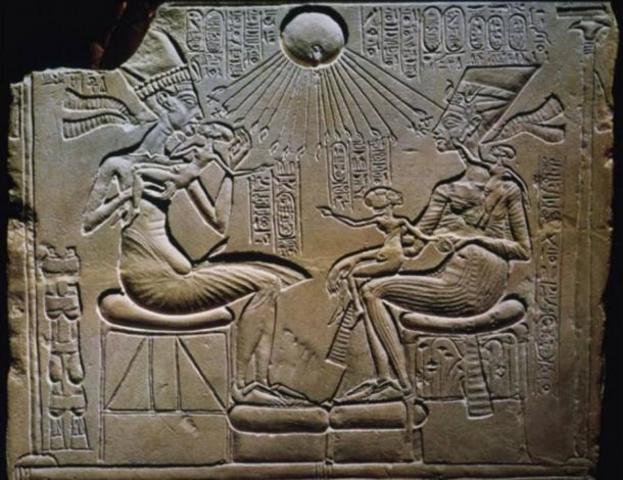 Akhenaten, Nefertiti and children