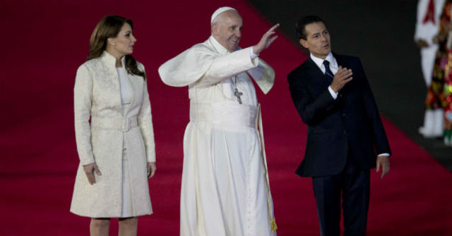 el papa francisco llega a mexico