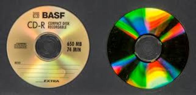 CD (Compact Disc)