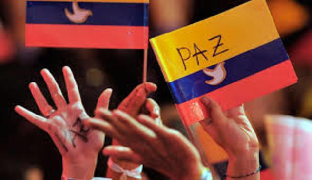En Colombia, el gobierno y la guerrilla de las FARC-EP firman los acuerdos de paz en la ciudad de Cartagena, en un intento de poner fin a un conflicto de más de 50 años.