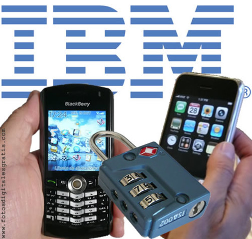 La compañía IBM creo la union ente un celular y una computadora.