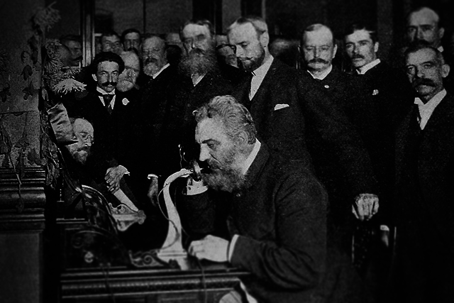 Primera transmisión radiotelefonica