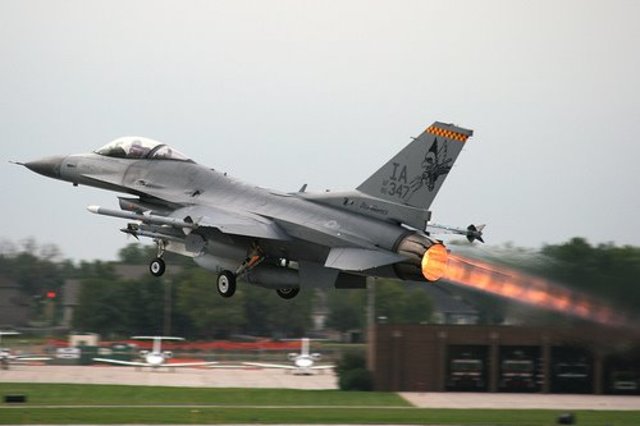 FUSIÓ D'AIRNOVA AMB "PJ's REACTION"