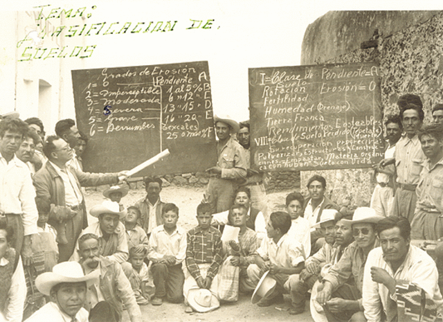 Jose Santos Valdes y la Escuela Rural Mexicana