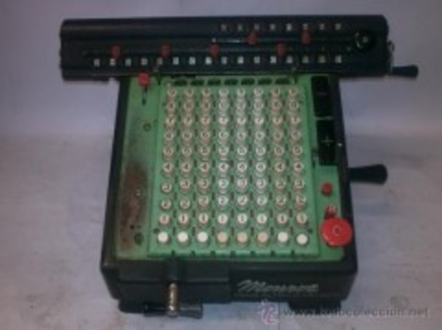 Calculadora electro-mecánica.