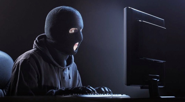 Hacker genera escándalo publico