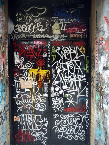 Graffiti started to grow