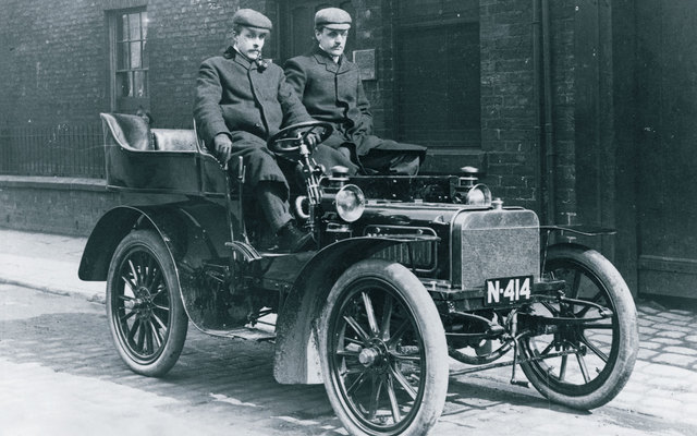 Se fabrica el auro Rolls Royce