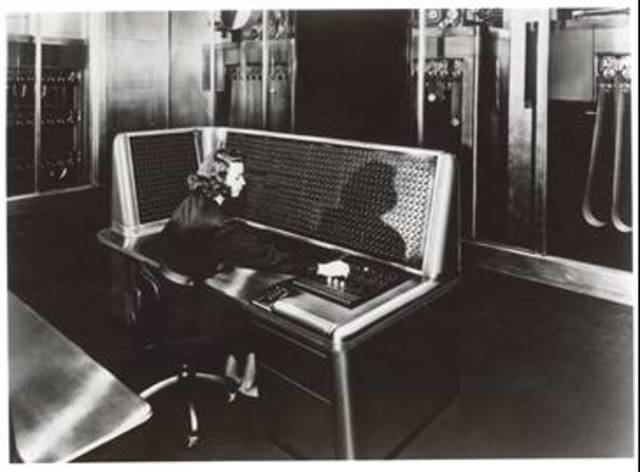 Invention : SSEC (Selective Sequence Electronic Calculator)