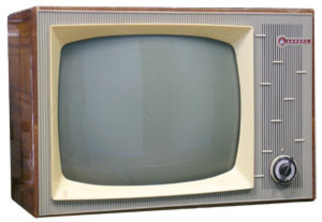 à l’aide des satellites on a réalisé la retransmission pour la premier fois