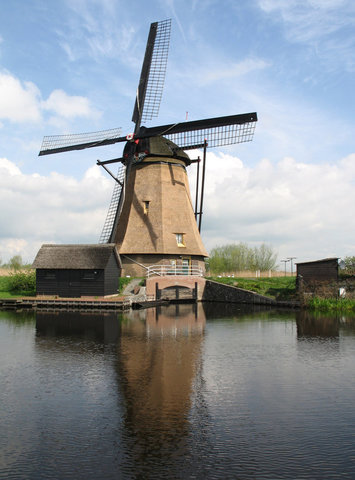 Dutch Build Windmills for Multiple Uses