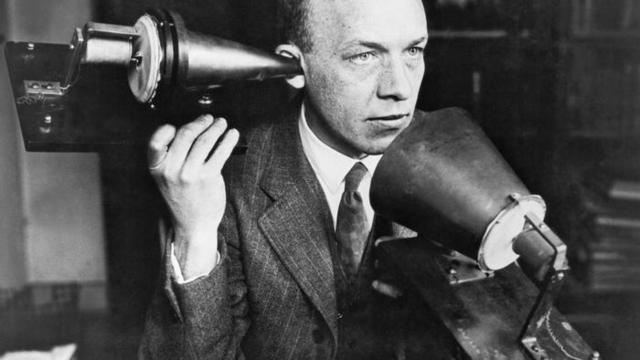 SALE AL MERCADO EL PRIMER TELÉFONO FUNCIONAL.