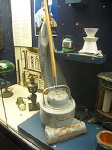 The first electric vacuum cleaner is developed.