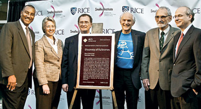 Descubrimiento de los buckminsterfulerenos por Harold Kroto