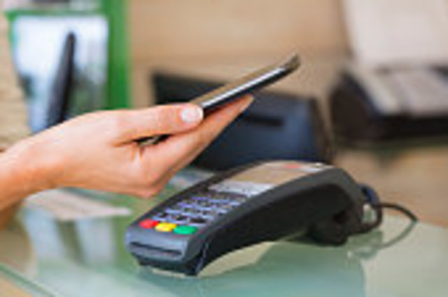 1er smartphone compatible avec NFC