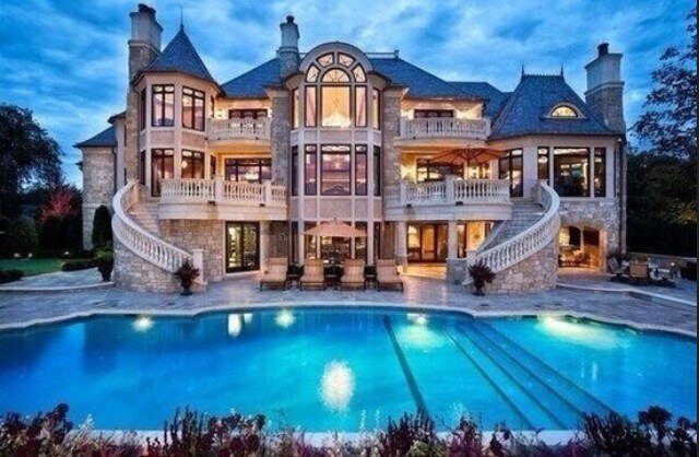 Moving in to my Favorite House!