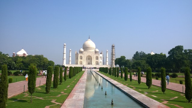 Shah Jahan builds tomb for his 3rd wife