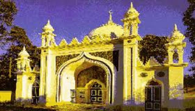 Shah Jahan begins construction