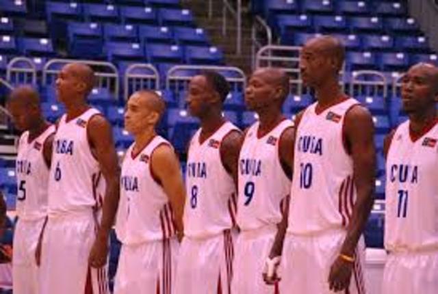 El baloncesto llega a Cuba, introducido por soldados americanos.